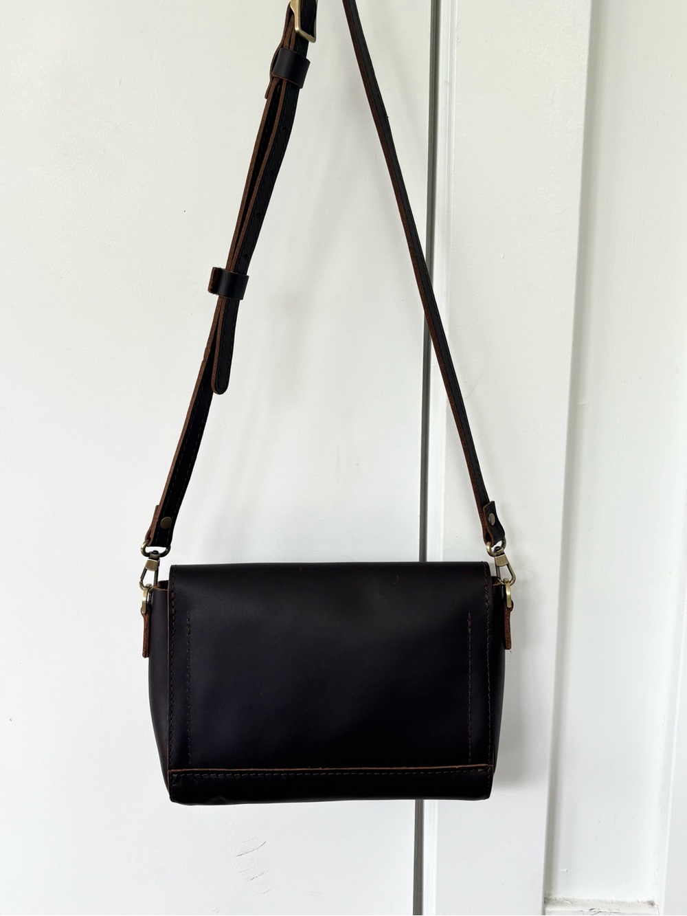 Portland Leather Company Metro Crossbody coldbrew with gold hardware Medium - Picture 7 of 8